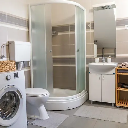 Apartamento Spacious Close To Center L Washing Machine L Kitchen Novi Sad