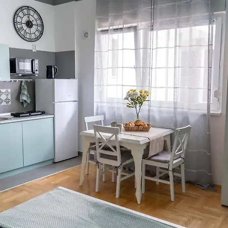 Spacious Close To Center L Washing Machine L Kitchen