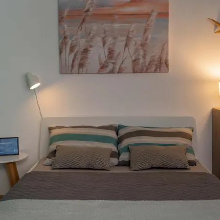 Spacious Close To Center L Washing Machine L Kitchen Apartamento Novi Sad