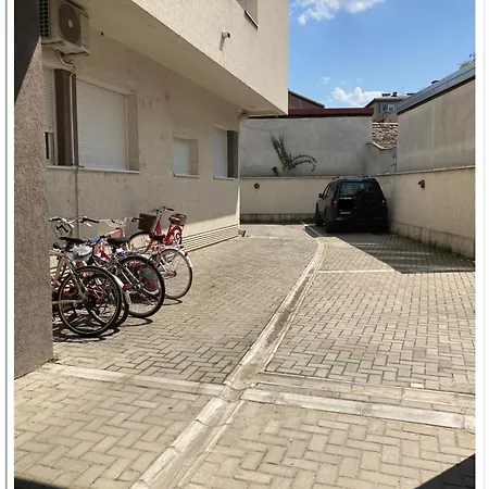 Spacious Close To Center L Washing Machine L Breakfast Novi Sad